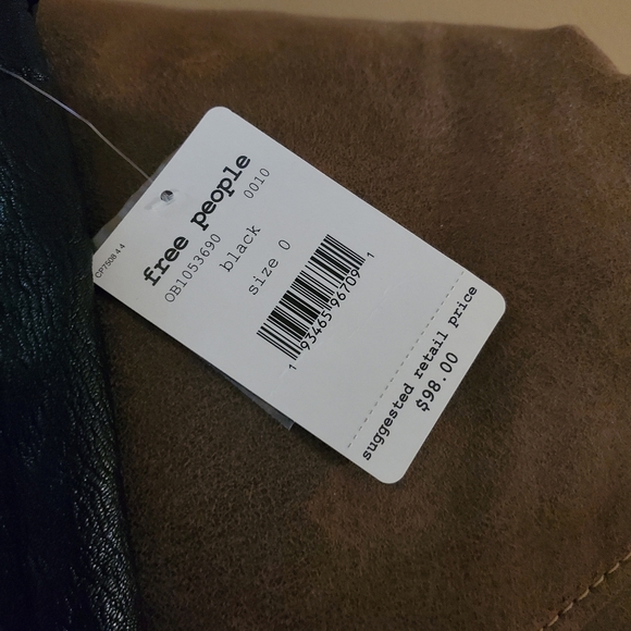 Free people. Sz 0. Faux leather skirt. - Picture 5 of 15